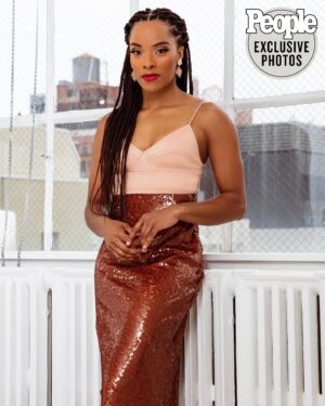 Anna Uzele Instagram - COME. ON. COME. THROUGH.

Photo: @murphymade 
Stylist: @jakesokoloff 
Makeup: @cellestial_veil 
Box Braids: @cissebeauties