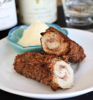 Anna Vocino Instagram - * Let me know in the comments! Whats your favorite OG Recipe?
Never forget my OG Recipes featured in the Eat Happy Cookbook! Order now to unlock a world of delicious flavors and culinary inspiration. #Cookbook #RecipeBook #EatHappy #HomeChef #FoodieFavorites http://amzn.to/2gBvgXtLink in Bio

#food #instagram #love #celiac #lowcarbrecipes #photography #glutenfree #photooftheday

Organic Spice Mixes and Marinaras at Eat Happy Kitchen
EatHappyKitchen.com 🍅🌿🥩🌮