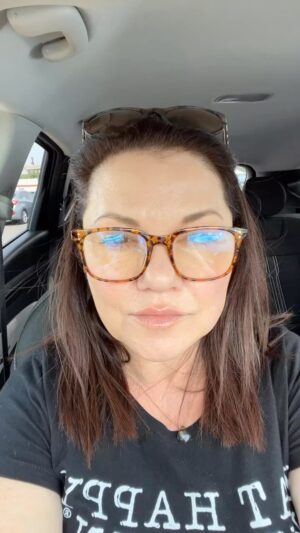 Anna Vocino Instagram - Two pairs of glasses is a deliberate choice but a hairnet is NOT. it’s 95 degrees, which is the perfect temperature for pasta sauce. Come see me, friends, and support @central_market too. Today, Saturday 6/1 from 3-6. #austin #austintexas #thingstodoinaustin #keepaustinweird #keepaustineatin #pastasauce #italianfood @eathappykitchen #nosugaradded #glutenfree