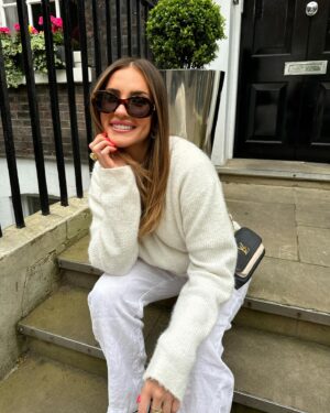 Anndya Simard Instagram - Hello London ✨🤍🇬🇧