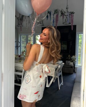 Anndya Simard Instagram - Siri, play it’s my birthday