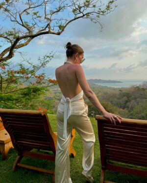 Anndya Simard Instagram - meet me in nosara 🥥🌿