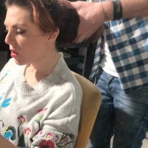 Anne-Elisabeth Blateau Instagram - Immersion Dans les Coulisses de scènes de ménages à la coiffure @didiermuscedere au make up @lena.kap.mua #coulisse #humour #comedie #scenesdemenages #reportage #instamood #instamoment
