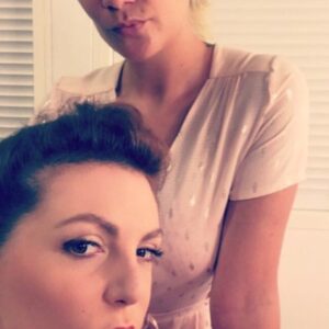 Anne-Elisabeth Blateau Instagram - #tournage#scenesdemenages#m6#humour#lovemyjob#comedie with @lena.kap.mua