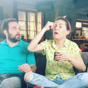 Anne-Elisabeth Blateau Instagram - @david_mora_officiel ai-je besoin de dire quelque chose ? 😂  #scenesdemenages #m6 #problemedoeil #eyes #instabobo #instamoment #instagood