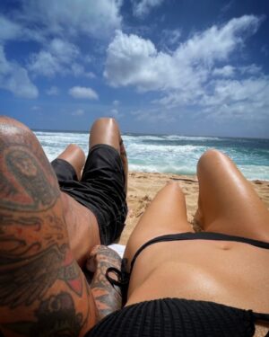 Anne Leighton Instagram - Paradiso mi amor 🧜🏼‍♀️🖼️ 💌 Happy Valentines Day @raifadelberg 💋

#flashback #paradise #splash #myvalentine