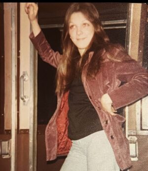 Anne Leighton Instagram - Happy Birthday hot sauce mama 🔥🥰 the most wonderful, humble person I know. My best friend. Here’s to many more birthday’s ahead. Love you mom! ♍️🥳🎈🎂🎉🎁 #humble #virgo #happybirthday #mom #hotsauce