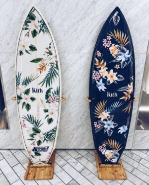 Anne Leighton Instagram - His ‘n hers 🏄‍♂️🏄🏼‍♀️🤙🏻 @kith #kithhawaii #alumix #surfboard
