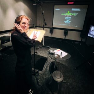 Anne Leighton Instagram - Back in the office @magnumpi 🎙️ 🎙️🎙️ 

📷 cred & sound mixer: @jeffroy877 ⚡️⚡️⚡️

#adr #session #wb #lot #studio #magnumpi #episodic #television
