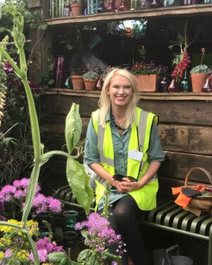 Anneka Rice Instagram - Getting ready for all the Chelsea coverage and remembering I had a garden in 2017 with @sarahravensgarden and Anita Roddick. Literally a major major highlight of my life. It was called the Anneka Rice Colour Cutting Garden. I mean! I loved every single moment of it, from getting up at 4am with Sarah to get cut flowers from the market, to planning, planting, sweeping and pruning, to meeting so many wonderful garden lovers over the week. Including a dollop of royalty. IT WAS INTENSE!!! Hope I’ve managed to post several pics here 😬. So envious of the Chelsea gang this year … #chelsea #chelseaflowershow @bbc