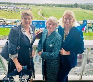 Anneka Rice Instagram - Well that was fun. A day at the races with sleek racehorses @alicearnold1 and @clarebalding . We lost every bet on every race so got the bus home. Joke! Ms Balding picked me up and delivered me back, after delicious and impeccable hospitality. Good friending. @epsomdownsracecourse #oaksday #racing