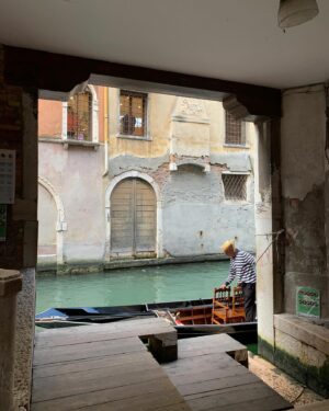Anni Hung Instagram - :
Venezia🪿 🩵