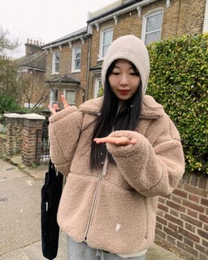 Anni Hung Instagram - :
2024初雪，許一個開心健康的願❄️
（今年也要多聽我的歌！）