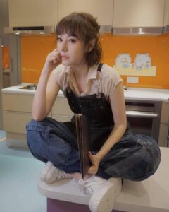 Actress Annie Liu HD Instagram Photos and Wallpapers August 2021