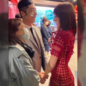 Annie Liu Instagram - 很開心再有機會和皇兄～馬浚偉合作拍攝電視劇，希望大家會密切留意香港電台31的《我們的開學禮》和《我們的畢業禮》🎓期待🥰🥰🥰