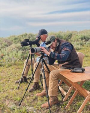Annie Starke Instagram - Some BTS from one of the BEST days during The Mountain Kitchen shoot. 

Thank you so much Mike for being our wonderful guide, and for the amazing work you do for Montana’s wolves. 

We love you! Awoooo! 

@magnolianetwork 
@streamonmax 
@pacificproductions