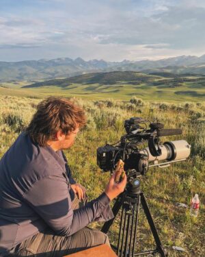 Annie Starke Instagram - Some BTS from one of the BEST days during The Mountain Kitchen shoot. 

Thank you so much Mike for being our wonderful guide, and for the amazing work you do for Montana’s wolves. 

We love you! Awoooo! 

@magnolianetwork 
@streamonmax 
@pacificproductions