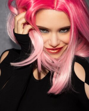 Annika Pampel Instagram - My version of a #xmas #elf has awesome #pink hair:) Possible thx to @brattely @ianspanier