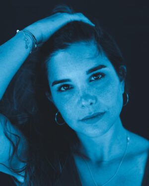 Annika Preil Instagram - Heute ist Internationaler Tag der Kinderrechte!
Heute vor über 30 Jahren wurde die UN-Kinderrechtskonvention verabschiedet. Mit dem Versprechen jedem Kind weltweit – unabhängig von Herkunft, Geschlecht, Religion oder sozialem Status – das Recht zu sichern, gesund und in Sicherheit aufzuwachsen und sein Potenzial voll entfalten zu können.

Die Realität ist leider oft eine andere! 
Noch nie seit der Gründung von UNICEF war der Bedarf an Hilfe für Kinder so groß wie heute.

Deshalb ist die globale Botschaft, die von der Aktion #TurnTheWorldBlue ausgeht, in diesem Jahr wichtiger denn je: Gemeinsam eine friedvolle, gerechte und nachhaltige Zukunft gestalten, in der kein Kind zurückgelassen wird!

Setz‘ auch Du ein Zeichen und bekenne Farbe für Kinderrechte.

#turntheworldblue #tagderkinderrechte #teamunicef

📷 by @joelistdort