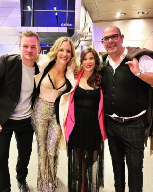 Annika Preil Instagram - Vielen Dank @blauerpanther_award, für den schönen Abend!
Ich hab viele tolle Leute getroffen und super Gespräche gehabt und @tobikrell war sowieso mega!😊
Herzlichen Glückwunsch an alle Preisträger🥳🥳🥳

#blauerpanther #bayerischerfilmpreis