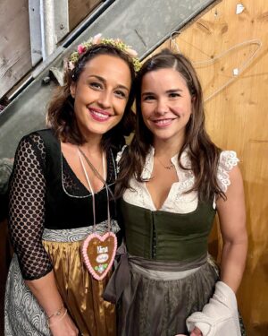 Annika Preil Instagram - #Madlwiesn

Anzeige| Vielen Dank für die Einladung @hell.karrer 
Was für eine tolle Madlwiesn! Schee wars🥰

#wiesn #hellkarrer #kingamathe #oktoberfest
