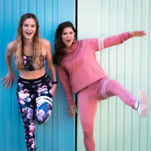 Annika Preil Instagram - Anzeige|  Jippieee! Ich durfte mir zwei Sets bei der schwedischen Sportswearmarke @stronger aussuchen🥳
Das kommt gerade zur rechten Zeit, denn in letzter Zeit war ich ein bisschen faul, was Sport angeht🙈
Habt ihr Tipps, wie man motiviert bleibt? 

Ich ziehe meine Sportsachen gleich in der Früh an und hoffe dann, dass mich das daran erinnert, dass ich noch Sport machen wollte 😂

Das Set Tribeca und das Set Canyon haben es mir besonders angetan. 🥰
Aber @stronger hat noch ganz viele andere schöne Sportklamotten.
Wenn ihr auch wieder mit mir angreifen wollt, dann schaut doch mal auf die Seite.
Mit „20ANNIKA20“ könnt ihr sogar noch was sparen.🥳

Und jetzt muss ich los- fit werden 💪😜😂

#sporty #stronger #letsmove