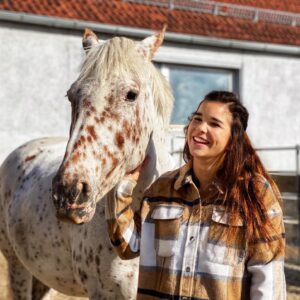 Annika Preil Instagram - Heute ist #welttierschutztag 🥰

Viele Tierheime, Tierkliniken und Notauffangstationen nutzen das für einen Tag der offenen Tür. Dabei kann man sich über artgerechte Haltung informieren und einen Einblick in die Arbeit als TierpflegerIn, TierärztIn etc. gewinnen.

Vielleicht möchte das ja der ein oder andere von euch nutzen:)
Habt einen tollen Tag und knuddelt eure Tiere heute mal besonders.
Ich finde sie hätten noch viel mehr Tage verdient, die sich nur ihnen widmen!🐶🦊🐯🐸🐒🐣🦇🐝🐞🦁🐔🐴

#animallove #worldanimalday #worldanimalprotection #tierschutz