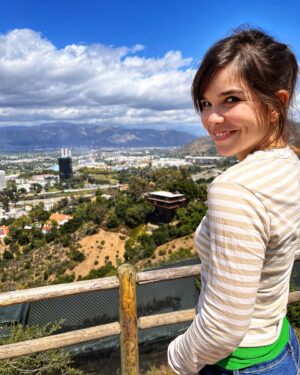 Annika Preil Instagram - Los Angeles von oben:) noch zwei Tage Freizeit, dann rufen die wilden Tiere🥰

#losangeles #la #hollywoodhills #annaunddiewildentieregoesCalifornia