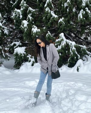 Annisa Pagih Instagram - Winter wonderland in Vancouver! ☃️ 45 seconds from our front door 😂