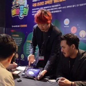Annisa Pagih Instagram - @graffitiplus.io joined the Team Canada Trade Mission (TCTM) to the Indo-Pacific, landing in South Korea this time! They showcased their iconic digital graffiti experiences to the Korean market and are excited to collaborate with the vibrant local urban culture scene. Check out Arirang’s “We Are Diplomats” for more!
