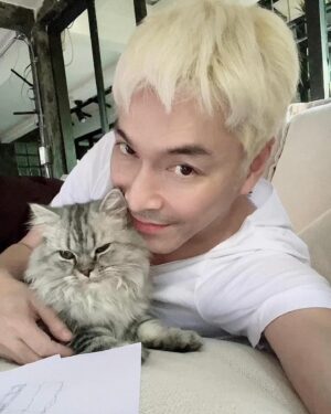 Anon Saisangcharn Instagram - เจ้าแมวน้อยของปะป๊าหายไปไหนหมดดด…ตูดมันจะใหญ่กว่าห้องน้ำแล้วลูกเอ้ยยย