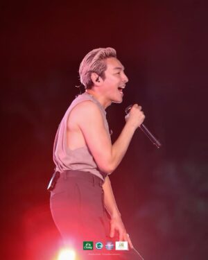 Anon Saisangcharn Instagram - มันก็จะดูลอยๆนิดนึง…cr:📸 …?…. หาชื่อเจ้าของภาพไม่เจอ😅🙏😅 คืนนี้เจอกันชมจันทร์ สุราษธานี นะฮะ