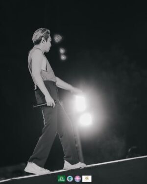 Anon Saisangcharn Instagram - มันก็จะดูลอยๆนิดนึง…cr:📸 …?…. หาชื่อเจ้าของภาพไม่เจอ😅🙏😅 คืนนี้เจอกันชมจันทร์ สุราษธานี นะฮะ