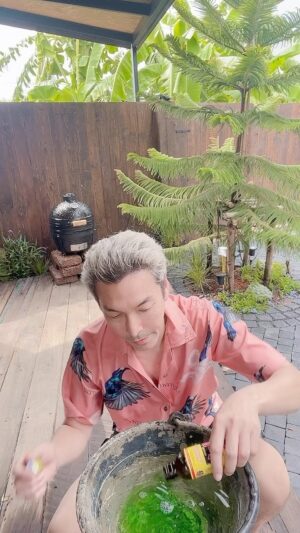 Anon Saisangcharn Instagram - ปู ถนัดชง…ชงให้กระทั่งต้นไม้ที่บ้าน เร่งสีเร่งวุ้นโตไวๆนะลูก🍻🤣