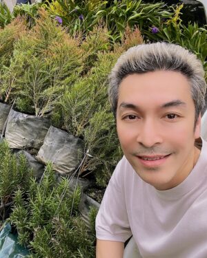 Anon Saisangcharn Instagram - วันหยุดมนุษย์รับเหมา…ทำทุกอย่างที่ไม่มีใครสั่งรนหาที่เอง🤣🤣🤣…แต่มันคือความสุขที่แท้ทรี