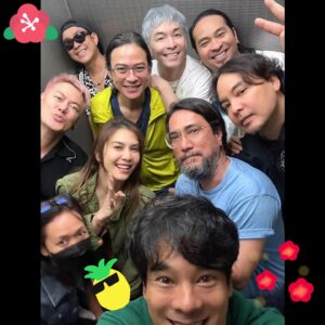 Anon Saisangcharn Instagram - นี่ลิฟท์หรือตู้สติ๊กเกอร์ค่ะทุกคน…เบื้องหลังความสนุกที่ 100 Hit อิมแพค อารีนา…ดูสิวันนี้จะมากลุ่มไหนอีก