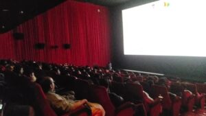 Anoop Menon Instagram - Seeing a 11oclock houseful show for your film on a week day is pure bliss...Oberon mall live..21 grams  is now completely yours ..