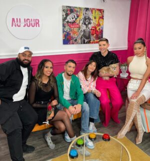 Anouchka Henchoz Instagram - AJA 168 en ligne à 16h00 sur ma chaîne YouTube ! 🦋🤍✨ 
Met un emoji pour définir ce AJA 🤫