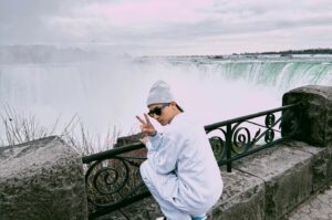 Anson Kong Instagram - -
唔理係 尼亞加拉 尼加亞拉 定 尼加拉瓜 
總之就係瀑布 到此一遊🇨🇦✅

#NiagaraFalls
