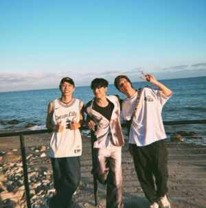 Anson Kong Instagram - -
因為你地 先有呢個美國之旅🔥🤙🏻
辛苦大家 多多包涵💙
繼續學習 繼續Dream Big 繼續信
下一站….待續😎

#GUILTMACHINE
#TEAMKYUBI