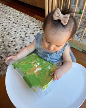 Anson Mount Instagram - The best first Fathers Day gift EVER!!! 

#fathersday #gift #fathersdaygifts #painting #fingerpainting #clover #green #myheart #daughters #happiestmanonearth