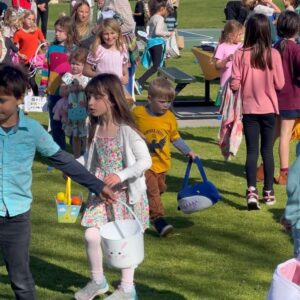 Ant Anstead Instagram - Easter weekend fun! Kicking off with @lagunabeachparentsclub egg hunt (great turn out) and an awesome show at #bubblefest at @thediscoverycube so cool!!! Recommended x