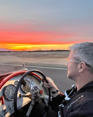 Ant Anstead Instagram - Squeezed in one final filming day for 2023

Quick trip to Arizona to be reunited with the car I built on “Master Mechanic” an empty race track while soaking in those sunsets….. #ComingSoon x