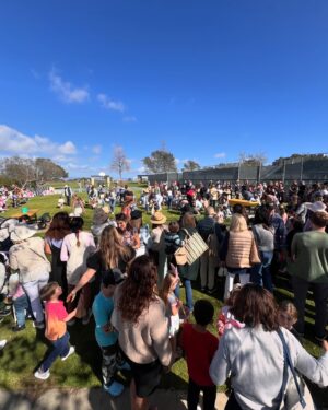 Ant Anstead Instagram - Easter weekend fun! Kicking off with @lagunabeachparentsclub egg hunt (great turn out) and an awesome show at #bubblefest at @thediscoverycube so cool!!! Recommended x