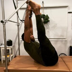 Anthony Alabi Instagram - I want to thank ME. I want to thank ME, for all the early mornings. I want to thank ME for twisting this long ass body into a pretzel. I want to thank ME for the patience of doing this holistic hippi shit. Just kidding, I could never do this alone. Thank you @bare_pilates for everything you do to keep me athletic. I love you! 

#balancebody #actor #actorslife #pilates #menddopilates #reformerpilates #rtc #athlete #lululemon #bose