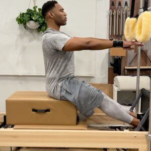 Anthony Alabi Instagram - Thank you @bare_pilates for helping me get my body back after injury. She’s killing me...but I like it! FYI There is nothing better than a hot shower after beating up the morning workout. It was a banger! #weights #cardio #pilates #4amclub
