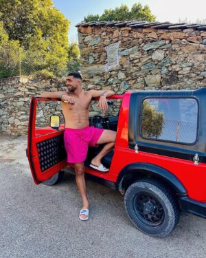 Anthony Alcaraz Instagram - Hard to get service up here.. Don’t text me for the next 4 days🤣