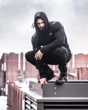 Anthony Amar Instagram - 🇺🇸 When you think you reach the top KEEP CLIMBING. The best view comes after the HARDEST CLIMB
.
.
🇫🇷 Quand tu penses que tu as atteins les sommets continues de monter. La meilleure des vues arrives après la plus dur des montées.
.
Tenue / OUTFIT : @bodyengineersofficial
✖️NERI Prometheus Vest – BLACK
✖️XA1 Prometheus Jogger – Blackout
💳 -15 % avec le code : EngineeredbyAA
👉🏻 Lien du site dans la bio
👉🏻 www.engineered-life.com
.
#AARMY #assassinscreed