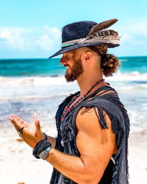 Anthony Amar Instagram - when you give love , YOU RECEIVE EVEN MORE LOVE.

Al Hamdoulillah 🙌🏻 

People will forget what you said, People will forget what you did, but people will never forget how you made them feel.

Ps : I am back in #Paris after 2 months in #tulum #mexico #tulumbeach

My hat come from @mmulata.mx 💕