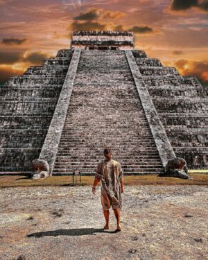 Anthony Amar Instagram - Enfant du soleil ☀️ tu parcours la terre et le ciel 🎶
___
La mystérieuse cité d’Or du Mexique 🇲🇽 #méxico
__
#chichenitza #mexico #yucatan #travelgram